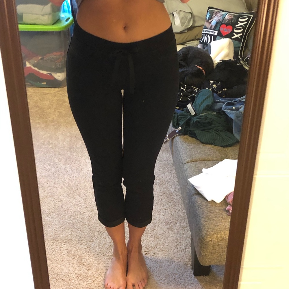 Black Capri Jeans